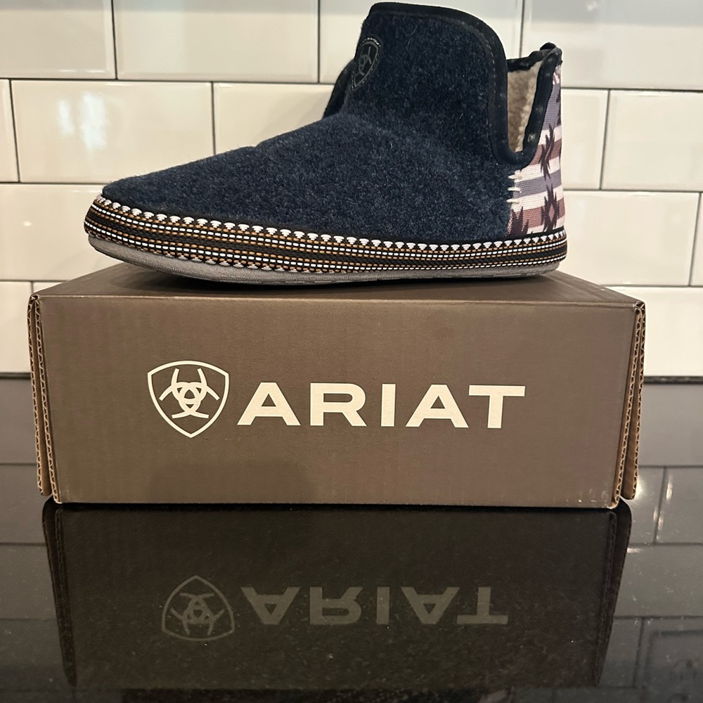 Ariat Women's Blue and Black Slippers